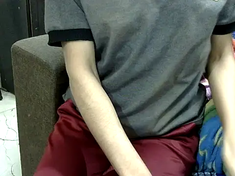 Your-muskan's cam snapshot