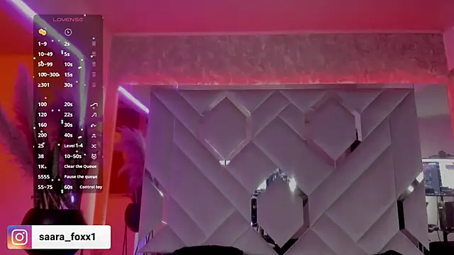 Sara_Foxx1's cam snapshot