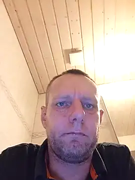 Kw8585kw's cam snapshot