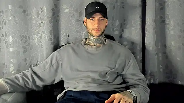 _jamesleandros1's cam snapshot