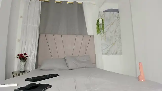 EbonyDesireX's cam snapshot