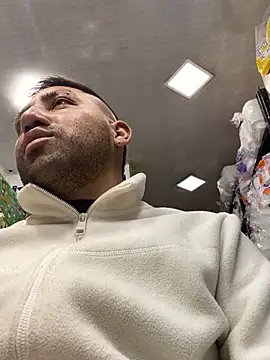 JuanZapata33 live sex cam