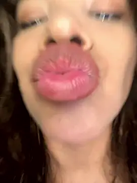 Brunettexio live sex cam