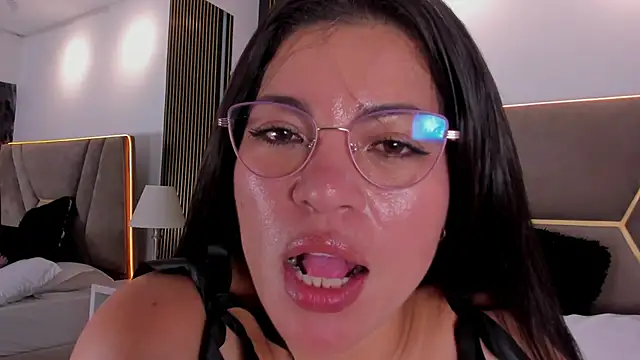 Thaliaa_Queen's cam snapshot