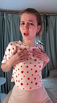 FannyRayy's cam snapshot