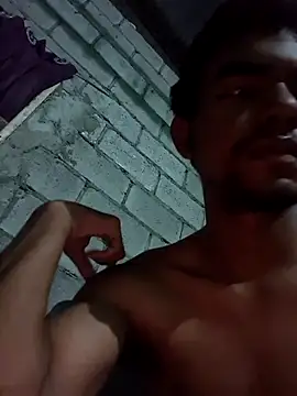 Reynold2608 live sex cam