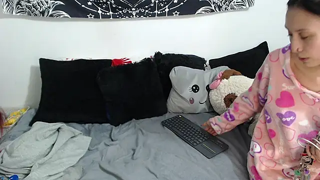 abby_n_emily's cam snapshot