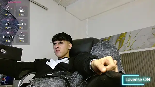 Dyla_n18's cam snapshot