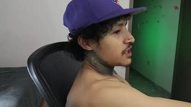 trieone's cam snapshot