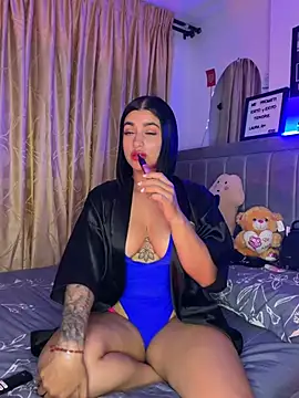 AlannaEvons live sex cam