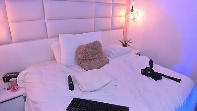 Lucia_jane's cam snapshot