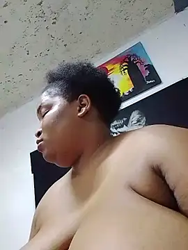 MassiveBoobsxxxx's cam snapshot