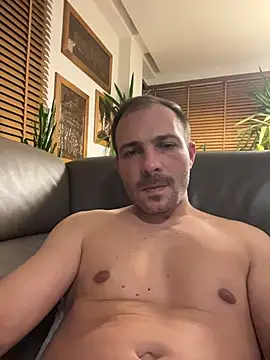 Adventurehotman live sex cam