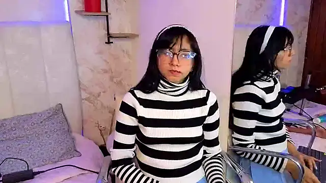 VioletxBloom live sex cam