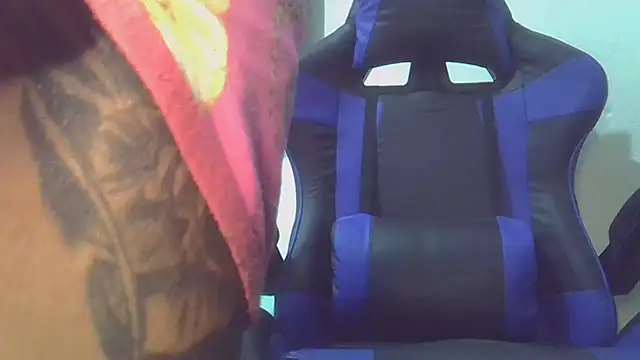 Cris_Exotica's cam snapshot