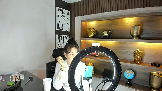 MelaniieRoux live sex cam