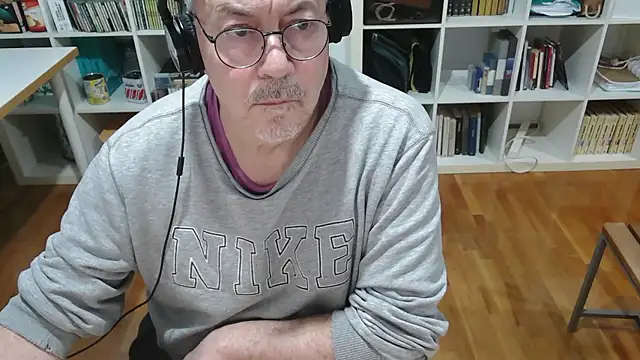 pakomen_44's cam snapshot