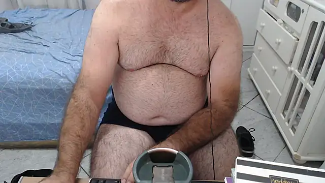 MysterBearMG live sex cam