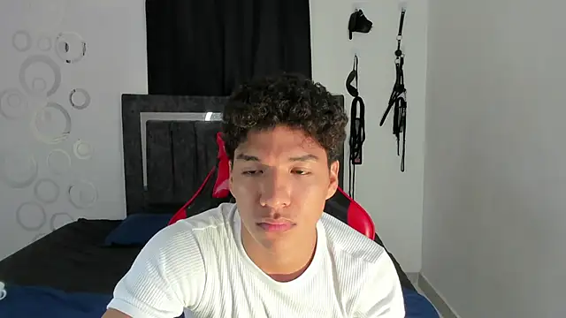 Maximiliano_Khalil live sex cam