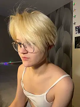 LunaDoreann's cam snapshot