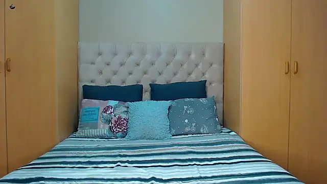 TyraBanks_1's cam snapshot