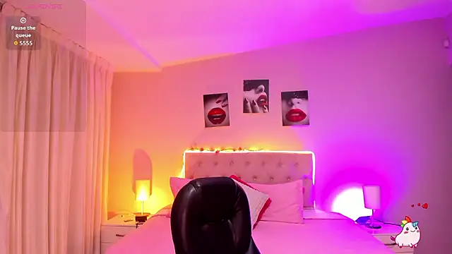 Emily_Warren_'s cam snapshot