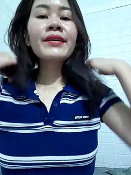 Singlemom69x's cam snapshot