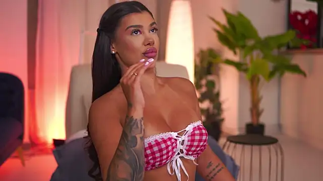 NatyDesiree live sex cam