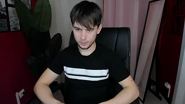 AlejandroEllias live sex cam