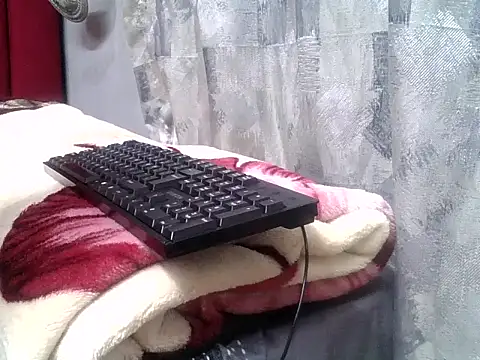 ClitorisBoobs's cam snapshot