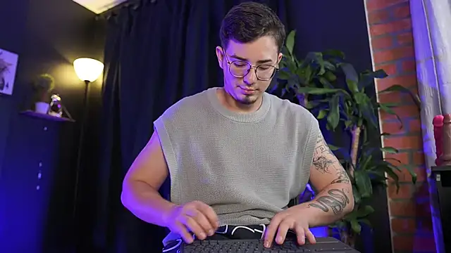 Leo_Valmore's cam snapshot