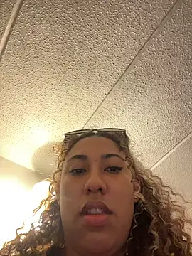 lauraltt live sex cam