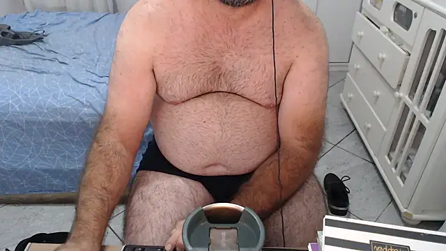 MysterBearMG live sex cam