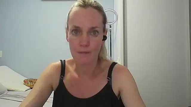 Annylove1's cam snapshot