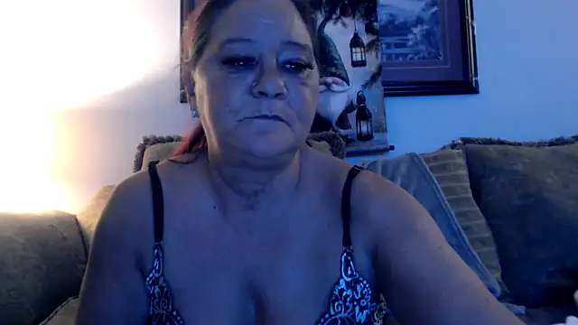 LexxiLeeds live sex cam