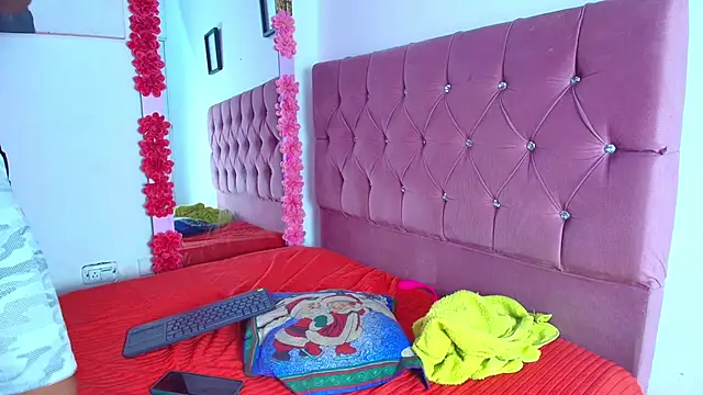 couple_lovelyds live sex cam