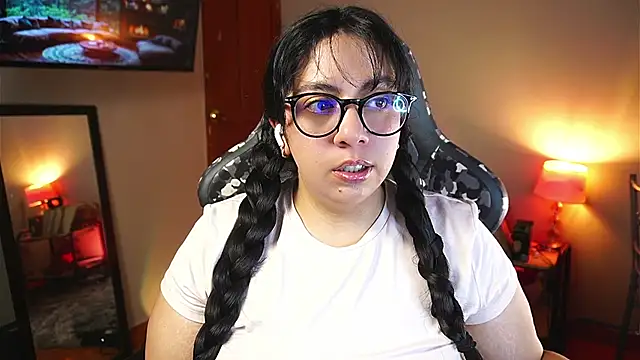 coraline_latin's cam snapshot