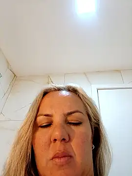 Pamelamilf's cam snapshot