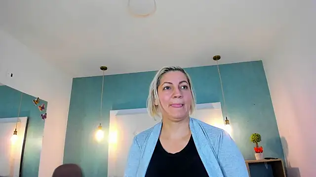 Heidy_milf's cam snapshot