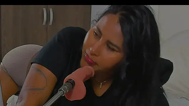 StormyButty18's cam snapshot