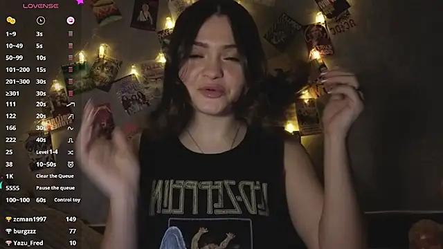 YummyTira's cam snapshot