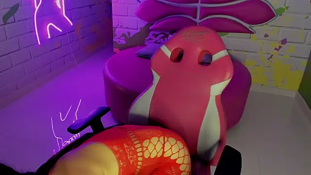 ValerySkinnyy's cam snapshot