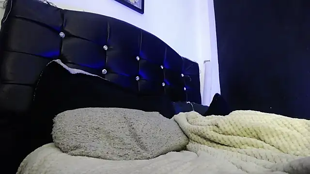 candyladyboy live sex cam