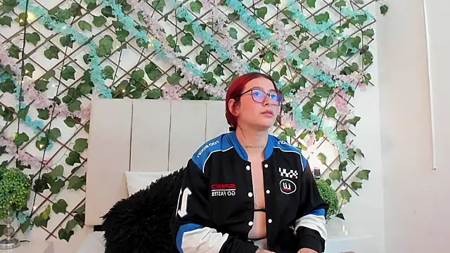 CharlotteBlossom's cam snapshot