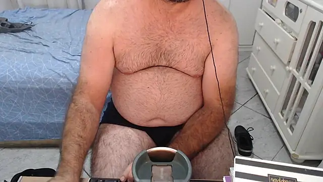 MysterBearMG live sex cam