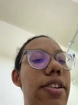 Curly_lily live sex cam