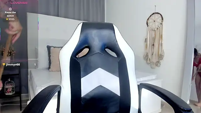 liaa_moretti_'s cam snapshot