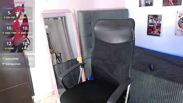 britany_teen18's cam snapshot