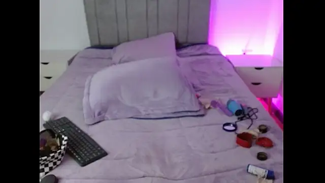 eilynro's cam snapshot