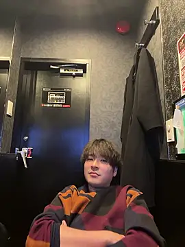 yuuki8910 live sex cam